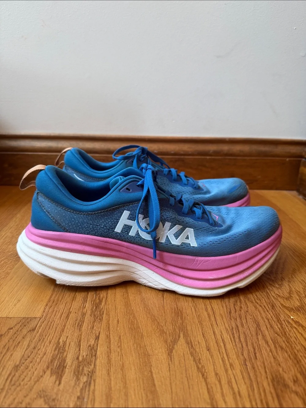 Hoka Bondi 8 Running Shoes Coastal Sky All Aboard Limited Edition Women’s Sz 10